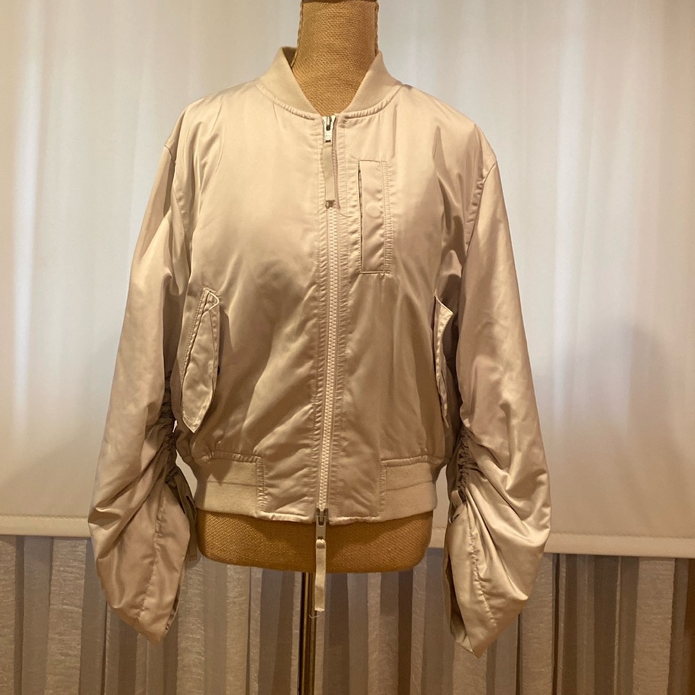 VINCE fabulous light beige bomber jacket with warm lining, size Large